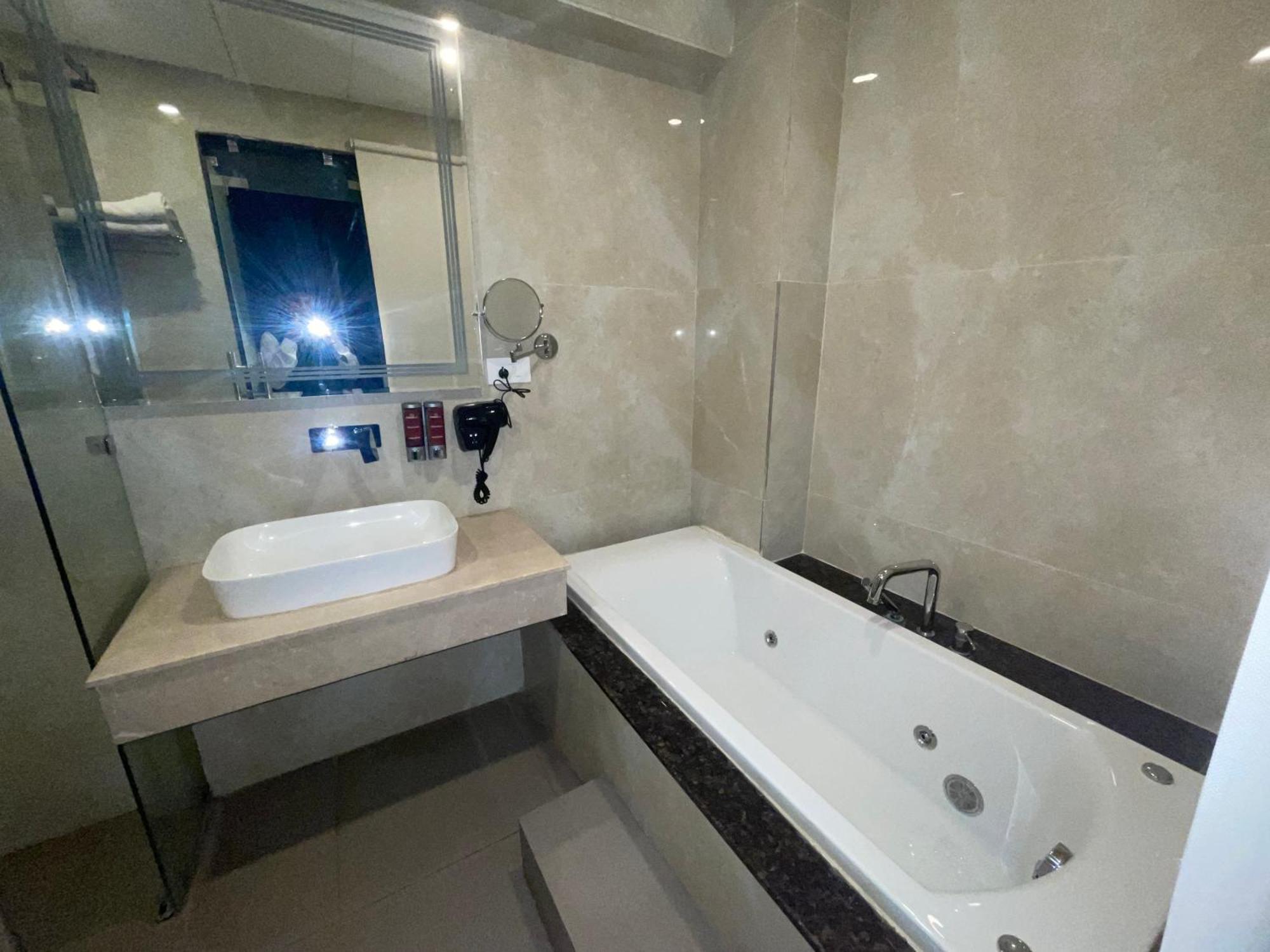 Pride Hotel And Resort Rishīkesh Dış mekan fotoğraf
